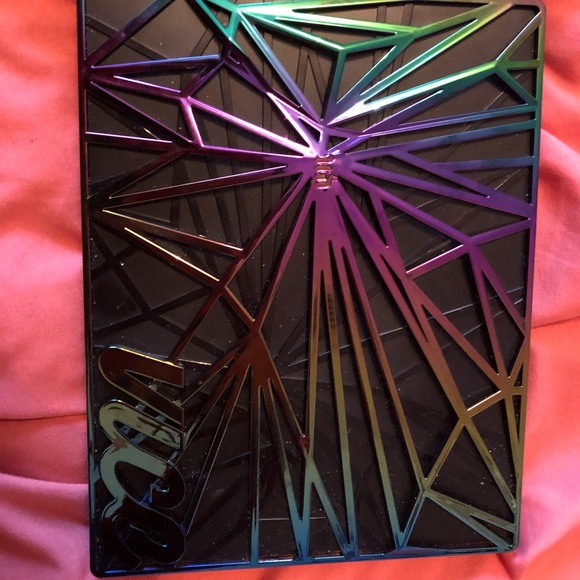 Urban Decay Vice Pallette 4 - Picture 1 of 4